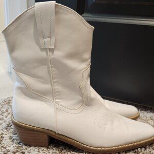 Womens white cowgirl boot